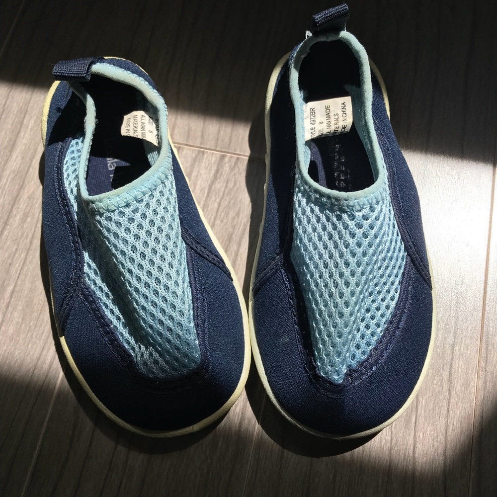 Boy’s water shoes.  Size 8